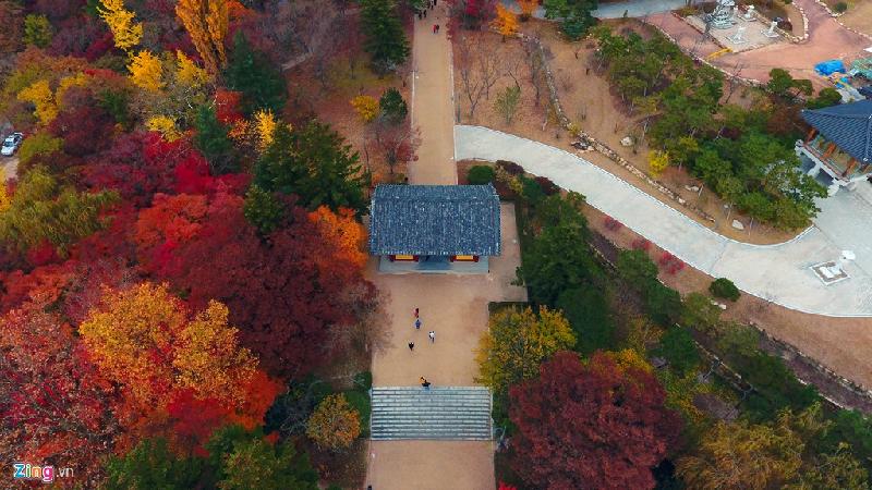 Chùa Bulguksa là thánh tích tôn giáo ở thành phố Gyeongju, được UNESCO công nhận là di sản văn hóa thế giới vào năm 1995.