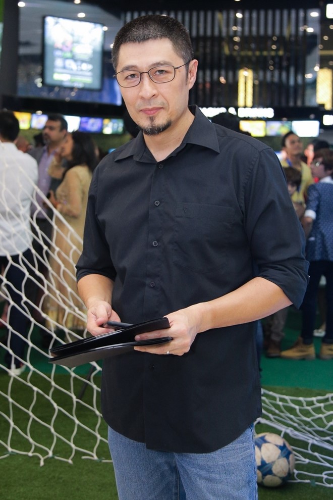 Đạo diễn Charlie Nguyễn đến thưởng thức bộ phim của đàn em.