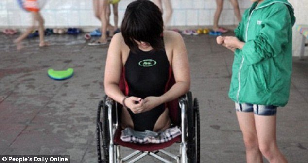 Năm 2009, Qian một lần nữa nhận được sự chú ý của báo giới bằng việc giành một huy chương vàng và 2 huy chương bạc trong giải bơi lội quốc gia dành cho người khuyết tật.  Cô cũng gặt hái được 3 huy chương bạc khác trong giải đấu này vào năm 2010.  Năm 2011, ngay trước vòng loại Paralympic, ông nội Qian qua đời. Qian giành được một huy chương đồng trong cuộc đua nhưng như thế vẫn chưa đủ để cô giành suất tiến vào Paralympic.