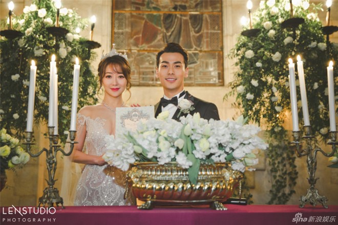 Hai người chính thức trở thành vợ chồng. Giữa tháng 12, cặp đôi tổ chức tiệc mừng cưới tại Bắc Kinh.