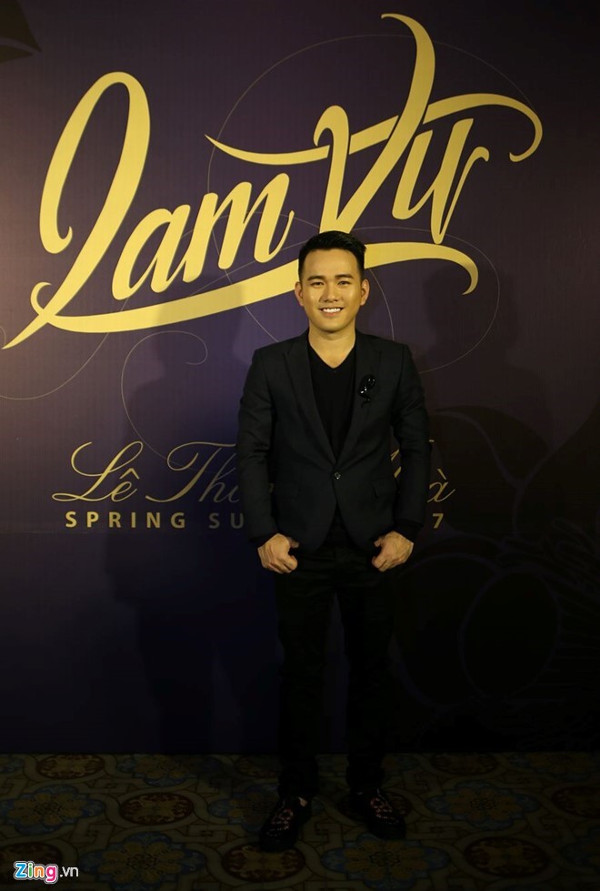 Chủ nhân của đêm thời trang - nhà thiết kế Lê Thanh Hòa.