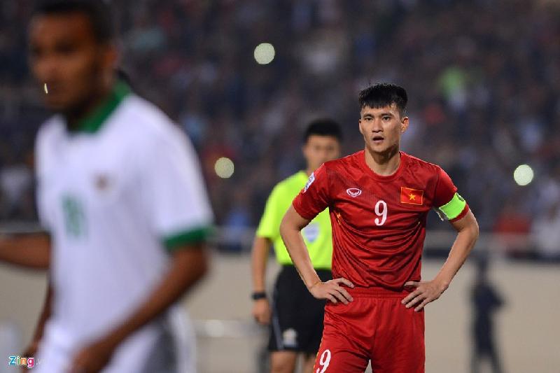 Trước thềm loạt trận bán kết AFF Cup 2016, trang ESPN chọn Lê Công Vinh là gương mặt đáng chú ý nhất của ĐT Việt Nam. Tại đấu trường này, CV9 đã có 15 bàn, xếp thứ hai trong tốp ba chân sút ghi nhiều bàn hàng đầu lịch sử giải đấu, dưới Noh Alam Shah 2 bàn.