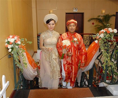Dương Trương Thiên Lý kết hôn với chồng là chủ tịch HĐQT Công ty cổ phần Hoàn Vũ