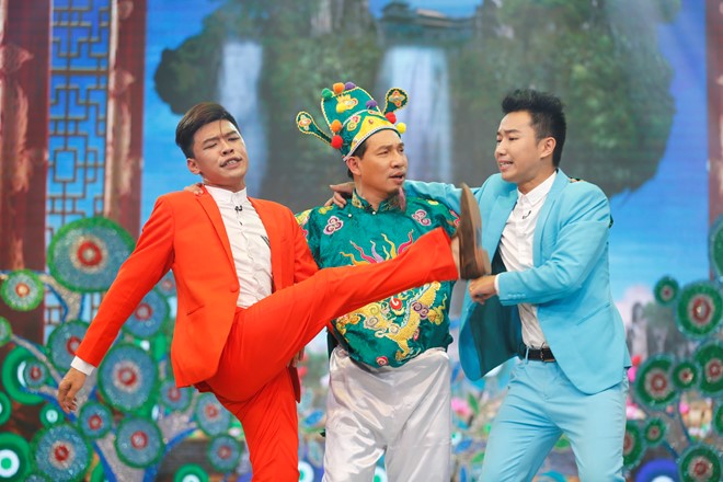 Hai gương mặt mới, Trung Ruồi và Minh Tít, cũng có đất diễn, mang đến tiếng cười cho khán giả. 