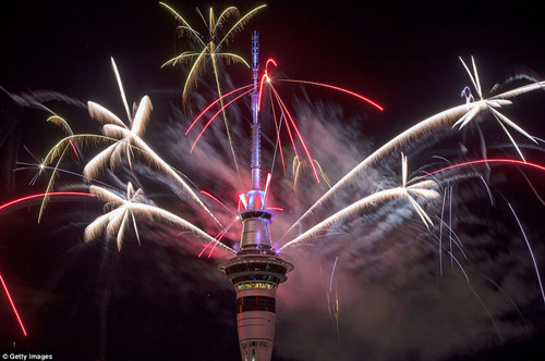 Những chùm pháo hoa tại thành phố Auckland, New Zealand.