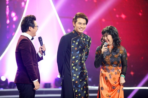 Cặp mẹ con nghệ sĩ Kim Phương và ca sĩ Tống Tạo Nhiên với ca khúc “Hát cùng Mẹ yêu” do chính Tống Hạo Nhiên sáng tác.