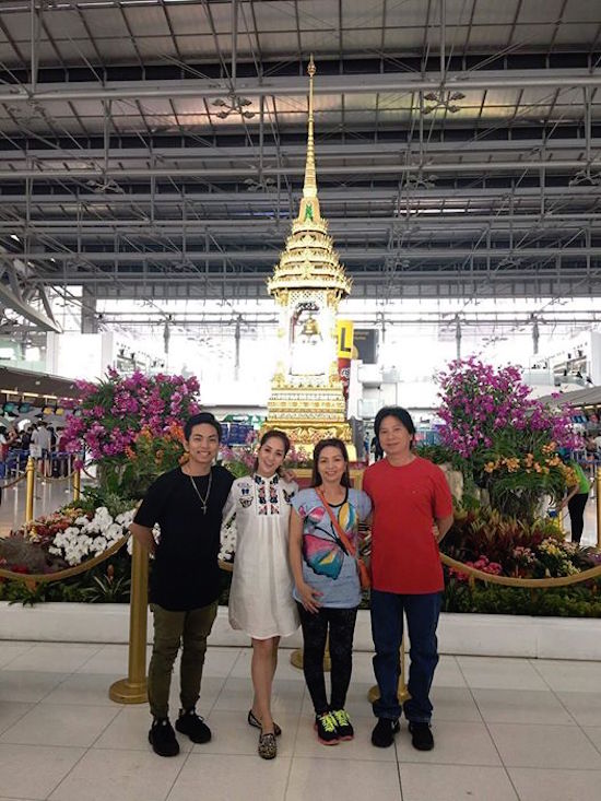 Khánh Thi đã có chuyến đi chơi vui vẻ, hạnh phúc và đầm ấm sau Tết cùng ông xã Phan Hiển và các thành viên trong gia đình.