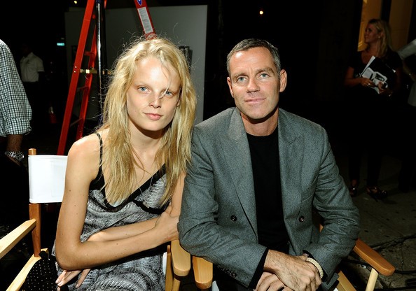 Chuyên gia casting người mẫu James Scully (phải) là người vạch trần hậu trường xấu xí của tuần lễ thời trang Paris vừa qua. Ảnh: 