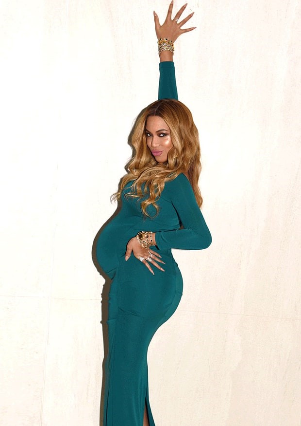 Thực tế, kiểu váy ôm sát này tỏ ra hữu hiệu trong việc giúp Beyonce trông gọn gàng khi mang bầu nhưng có thể không tốt cho sức khỏe thai nhi nếu trang phục quá chật chội.  