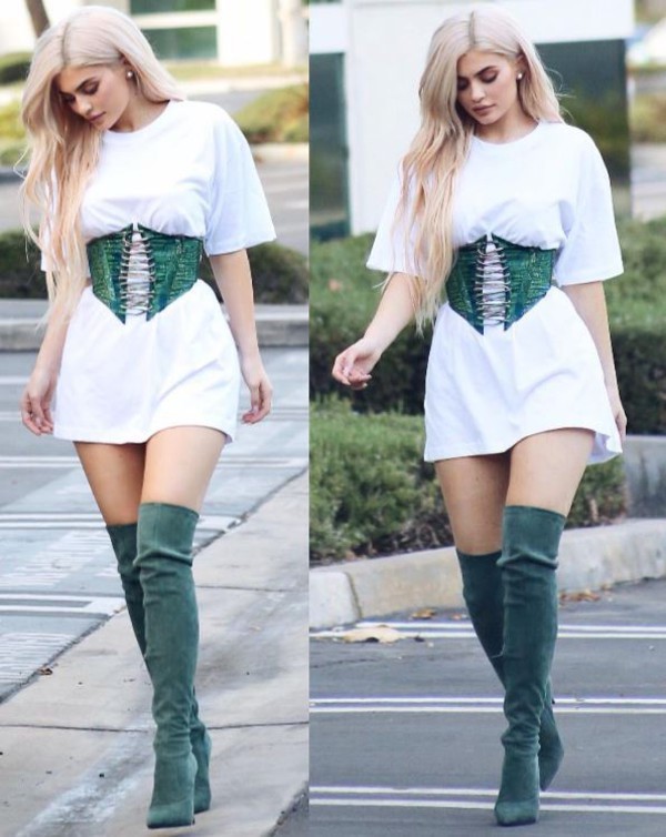 Nối gót cô chị, Kylie Jenner có những cách mix đồ gợi cảm và đầy sáng tạo với corset. Vốn sở hữu vóc dáng chuẩn hơn Kim nên trang phục của Kylie thường bắt mắt hơn. 