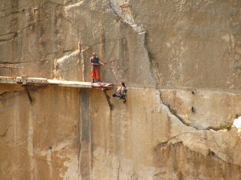 Caminito del Rey được cho là một trong những con đường trên núi nguy hiểm nhất thế giới, thu hút nhiều du khách ưa mạo hiểm. Ảnh: Gabirulu/Flickr.