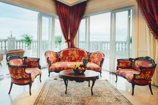 Ngoài biệt thự vườn tuyệt đẹp, gia đình Hà Kiều Anh sở hữu một căn penthouse ở phố biển Vũng Tàu, có diện tích 500 m2 với nội thất sang trọng, thiết kế theo phong cách hoàng gia. (Ảnh: An Trần)