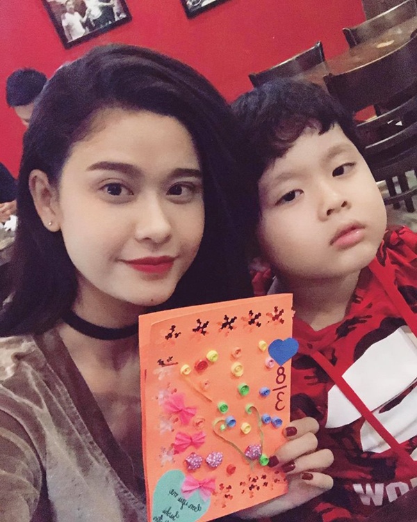 Trương Quỳnh Anh hào hứng khoe món quà con trai làm tặng: 