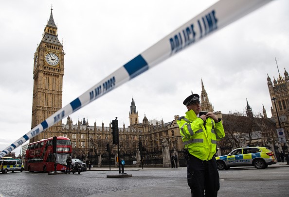 Cảnh sát đã phong tỏa khu vực gần tòa nhà Nghị viện Anh. Ảnh: Getty. 