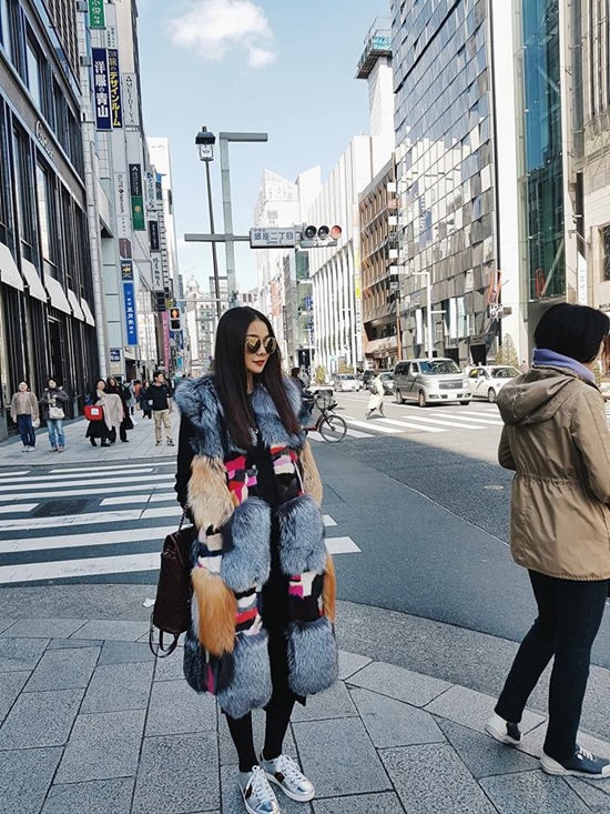 Thanh Hằng chia sẻ: “Đi và thấy rằng mình quá nhỏ bé. Im lặng với học hỏi. Thích sẽ làm tới. Ghét là cắt đứt. Tránh nói nhiều”, qua những hình ảnh chụp trên đường phố Nhật Bản.