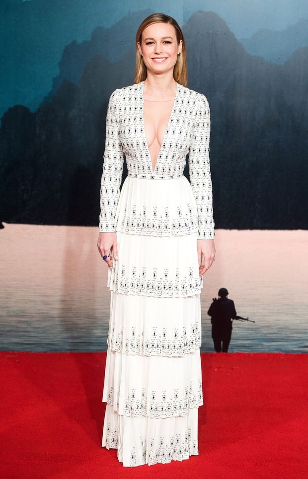 Khép lại bảng bình chọn mặc đẹp là nữ diễn viên Brie Larson với bộ đầm xếp tầng duyên dáng của nhà mốt Ralph & Russo, trên thảm đỏ công chiếu phim 