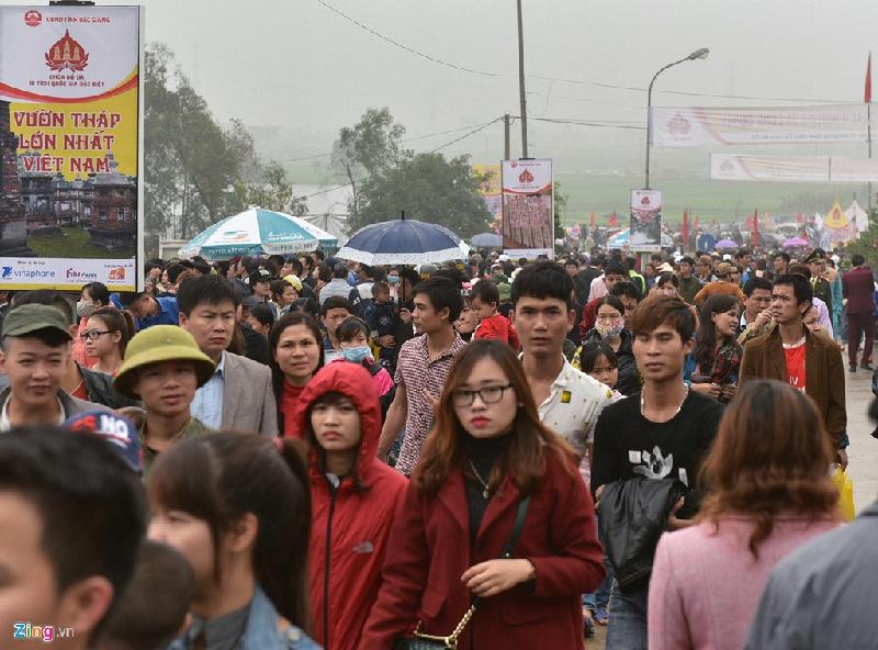 Lễ hội chùa Bổ Đà tổ chức từ ngày 15-19/2 Âm lịch thu hút hàng chục nghìn người dân tham gia mỗi năm.