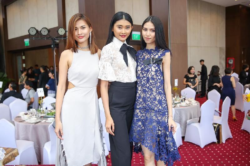 Ba người mẫu Thiên Trang, Kim Dung và Thùy Dương (từ trái sang) được giới chuyên môn đánh giá cao dù tuổi đời còn trẻ. Đặc biệt, Kim Dung còn được NTK Công Trí chọn làm nàng thơ trong bộ sưu tập mới.