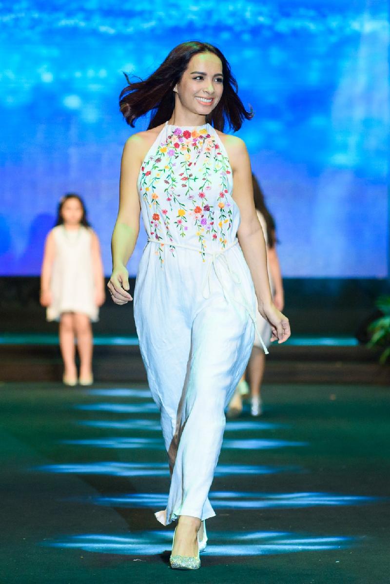 Bế mạc của Vietnam Junior Fashion Week 2017 diễn ra vào tối 26/3 giới thiệu 4 bộ sưu tập của các nhà thiết kế và thương hiệu Việt.