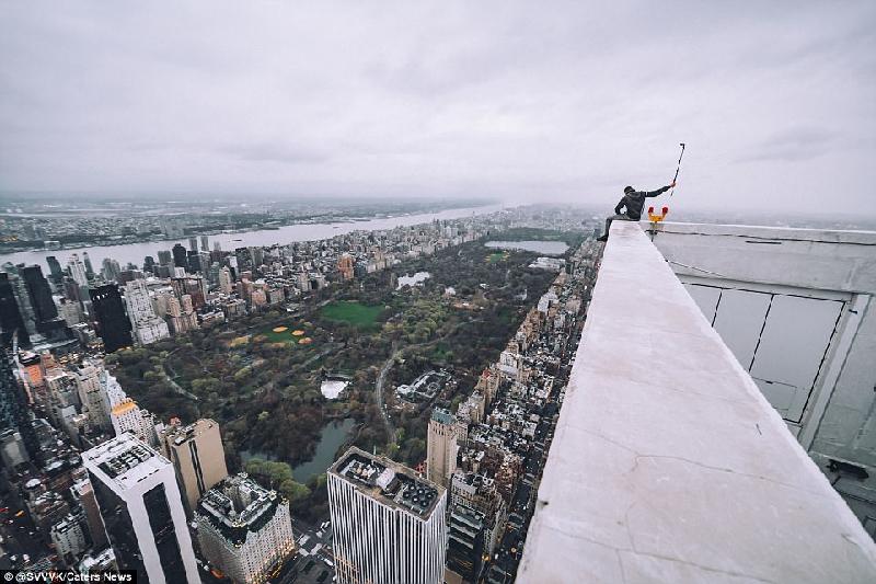 Bộ ảnh chụp từ các tòa nhà cao tầng của 'những kẻ liều mạng'