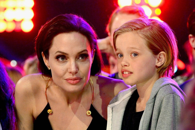 Con gái Angelina Jolie càng lớn càng nam tính