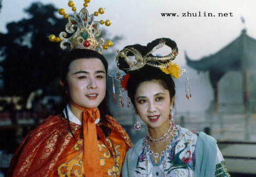 Hình ảnh quen thuộc trong phim của Từ Thiếu Hoa và Chu Lâm. Năm 2004, khi hai người có dịp hội ngộ cùng đoàn làm phim, Chu Lâm vừa lên sân khấu đã hỏi Từ Thiếu Hoa. 