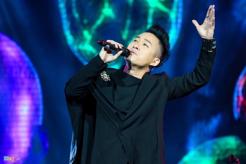 Tùng Dương, ca sĩ đang nắm kỷ lục nhận nhiều giải Cống hiến nhất từ trước đến nay, khẳng định màu sắc âm nhạc riêng biệt qua ca khúc 
