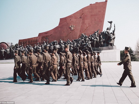 Phóng viên đóng vai du khách để chụp ảnh Triều Tiên