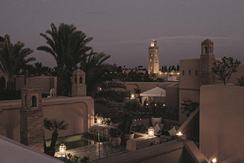Hầu hết du khách đến đây đều trầm trồ kinh ngạc trước vẻ đẹp của công trình. Nhiều người ví khách sạn như là hiện thân của nghệ thuật Morocco, một viên ngọc quý giữa vùng sa mạc.