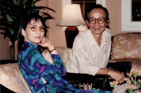 Kể từ ngày gặp Dao Ánh đến cuối cuộc đời, trong 37 năm, ông đã viết 300 lá thư cho bà. Các ca khúc nhạc sĩ từng viết cho Dao Ánh như 