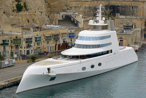 Superyacht A (323 triệu USD)