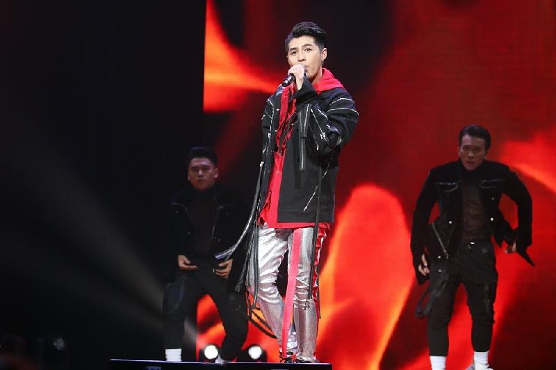Sau sự kiện Influence Asia, Noo Phước Thịnh tiếp tục cùng sáu thí sinh Giọng hát Việt sang Singapore để chuẩn bị cho fan meeting, diễn ra vào ngày 10/4. 