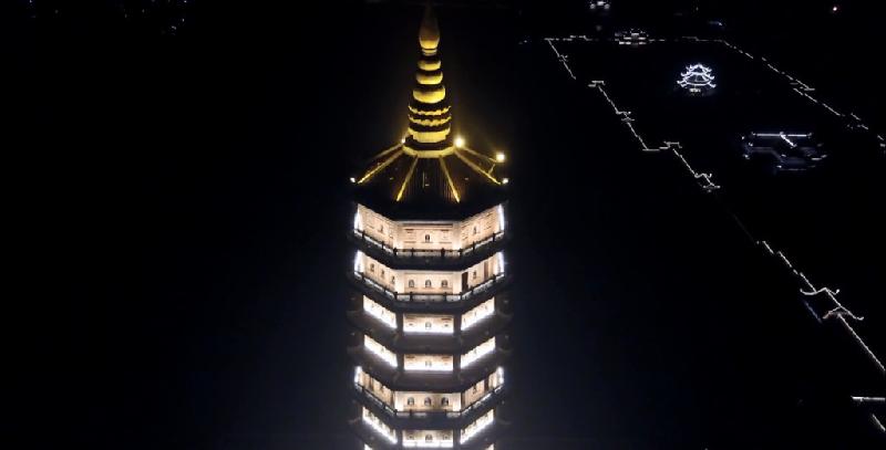 Một địa danh khác không thể bỏ qua là quần thể chùa Bái Đính, vốn nổi tiếng với tòa tháp cao nhất Đông Nam Á.