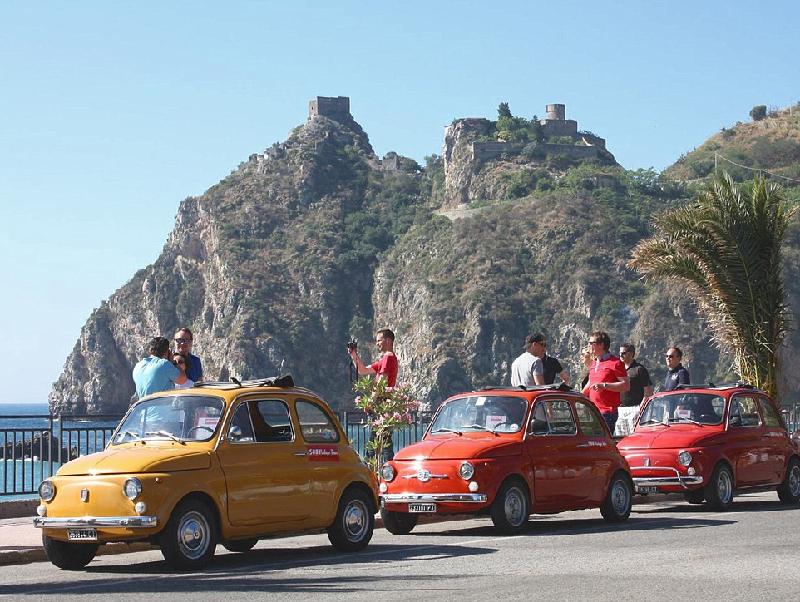 Nhờ những cảnh quay trong bộ phim huyền thoại, Sicily trở thành thỏi nam châm thu hút du khách từ khắp nơi trên thế giới đổ về. Ảnh: 