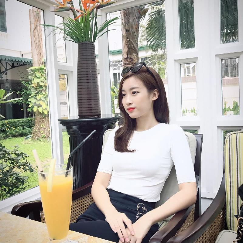 Hoa hậu Mỹ Linh thư giãn ngày cuối tuần