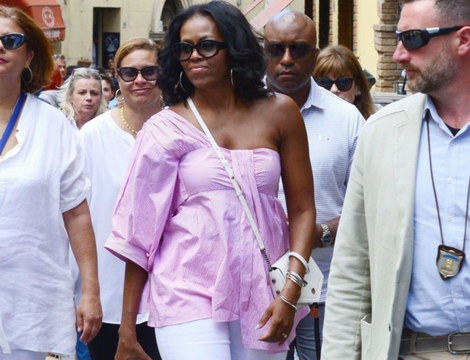 Bà Michelle Obama được khen mặc đẹp khi du lịch Italy