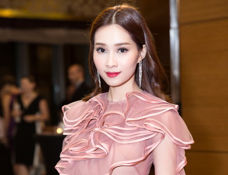 Nhan sắc ngọt ngào của Hoa hậu Đặng Thu Thảo