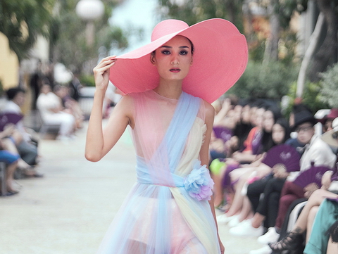 Dàn mẫu Việt rực rỡ trên đường băng ở show Đỗ Mạnh Cường