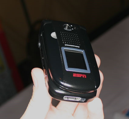 ESPN Phone (2005): Theo chân các nhà mạng viễn thông như Virgin Mobile, TracPhone, và Cricket Wireless đang khai thác dịch vụ mạng di động ảo (MVNO), ESPN cũng đã hiện thực hóa bằng ESPN Phone. Thiết bị là chiếc điện thoại nấp gập có giá 400 USD đi kèm dịch vụ. Sau đó 9 tháng, ESPN tự tay khai tử sản phẩm vì không đạt doanh số như mong đợi.
