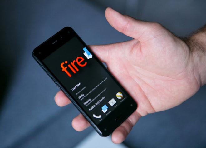 Amazon Fire (2014): Thiết bị sở hữu màn hình hiển thị 3D, phần mềm Firefly có thể xác định các đối tượng để người dùng dễ dàng thêm chúng vào giỏ hàng,...Tuy nhiên, vì các điều lệ giữa Google và Amazon nên FireOS không có quyền truy cập vào Cửa hàng Google Play. Đó cũng là nguyên nhân khiến Fire không được ưa chuộng.