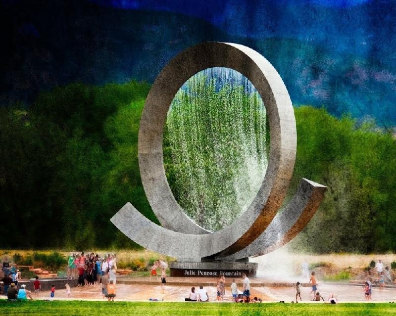 David Barber và Bill Burgess đã thiết kế đài phun nước Julie Penrose, đặt ở công viên Beautiful, Colorado, Mỹ vào năm 2007. Hình dáng của đài phun nước tượng trưng cho sự tuần hoàn của nước giữa bầu khí quyển và trái đất. Ảnh: 