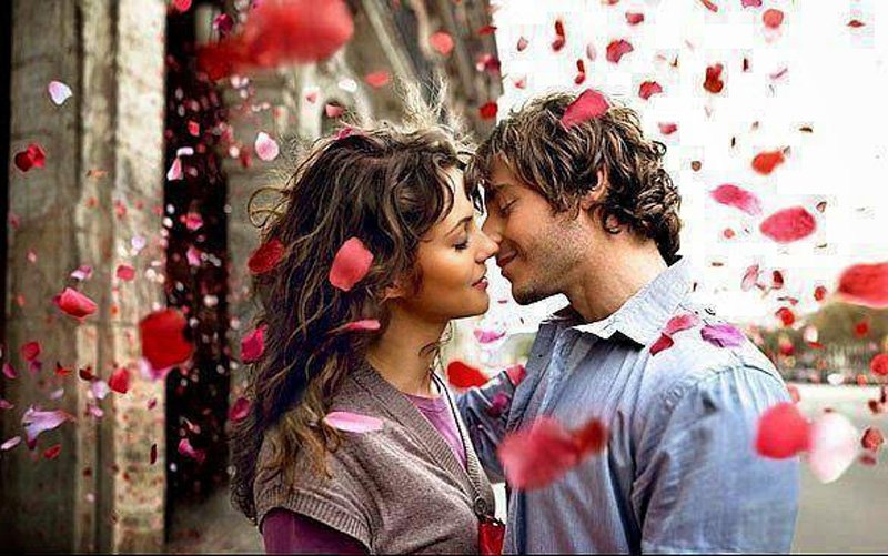 Nụ hôn không chỉ là biểu hiện của tình yêu mà còn giúp bạn trẻ đẹp hơn