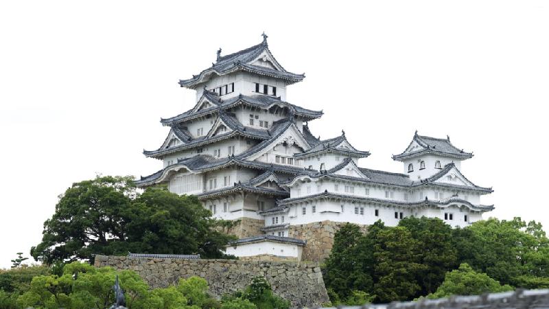 13. Lâu đài Himeji (Hyogo): “Được ngắm nhìn bên trong lâu đài là trải nghiệm rất mới mẻ đối với tôi. Himeji được giữ gìn sạch sẽ và bảo tồn rất tốt cả bên ngoài lẫn trong”. Ảnh: Suwalls.