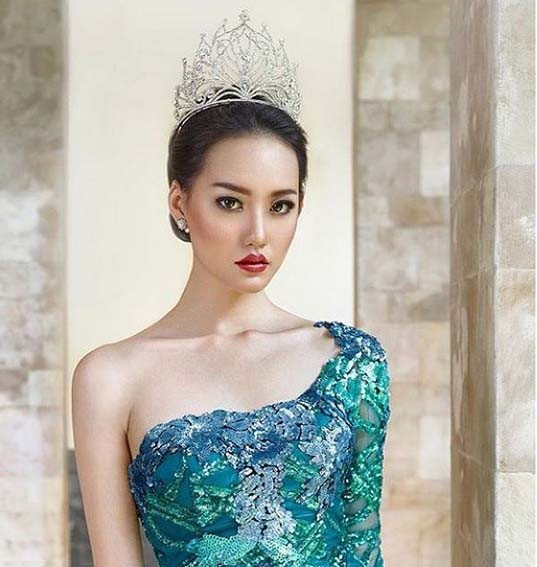 Hoa hậu Indonesia 2016 - Felicia Hwang cũng xuất sắc trở thành Á hậu 2 của cuộc thi Hoa hậu Quốc tế năm nay. Cô cũng nhận giải thưởng Trang phục dạ hội đẹp nhất. 