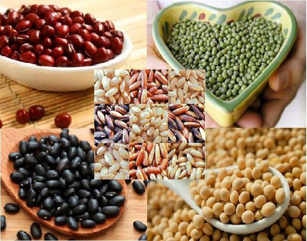 Hạt khô: Hạt khô chứa nhiều vitamin E rất tốt cho da. Hầu hết hạt khô ăn được đều là nguồn phong phú chất chống oxy hóa và vitamin cần thiết cho cơ thể.
