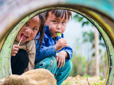 Loạt 'khoảnh khắc vàng' và tình trạng báo động về trẻ em Việt Nam