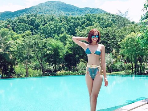 Lã Thanh Huyền mặc bikini khoe dáng chuẩn