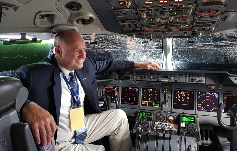 Cơ trưởng Michael James Flood đã có hơn 20 năm kinh nghiệm, trong đó có hơn 2 năm gắn bó với BV bay