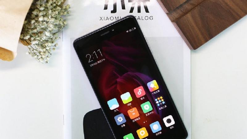 Xiaomi Redmi 4X (2,64 triệu đồng): Ở tầm giá 2 đến 3 triệu, Redmi 4X là mẫu điện thoại có cấu hình cũng như dung lượng pin cao, đáp ứng các nhu cầu sử dụng hàng ngày của người dùng. 