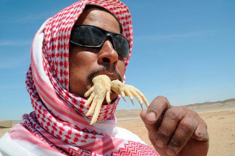 Thằn lằn đuôi gai (Ả Rập Saudi): Thằn lằn đuôi gai có thể được nướng lên hoặc ăn sống. Người dân một số quốc gia Trung Đông cho rằng chúng có khả năng chữa bệnh và bồi bổ sức khỏe. Ảnh: Reuters.